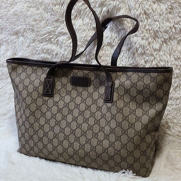 💯 Authentic Gucci Tote Bag 🍀 - Picture 12 of 16